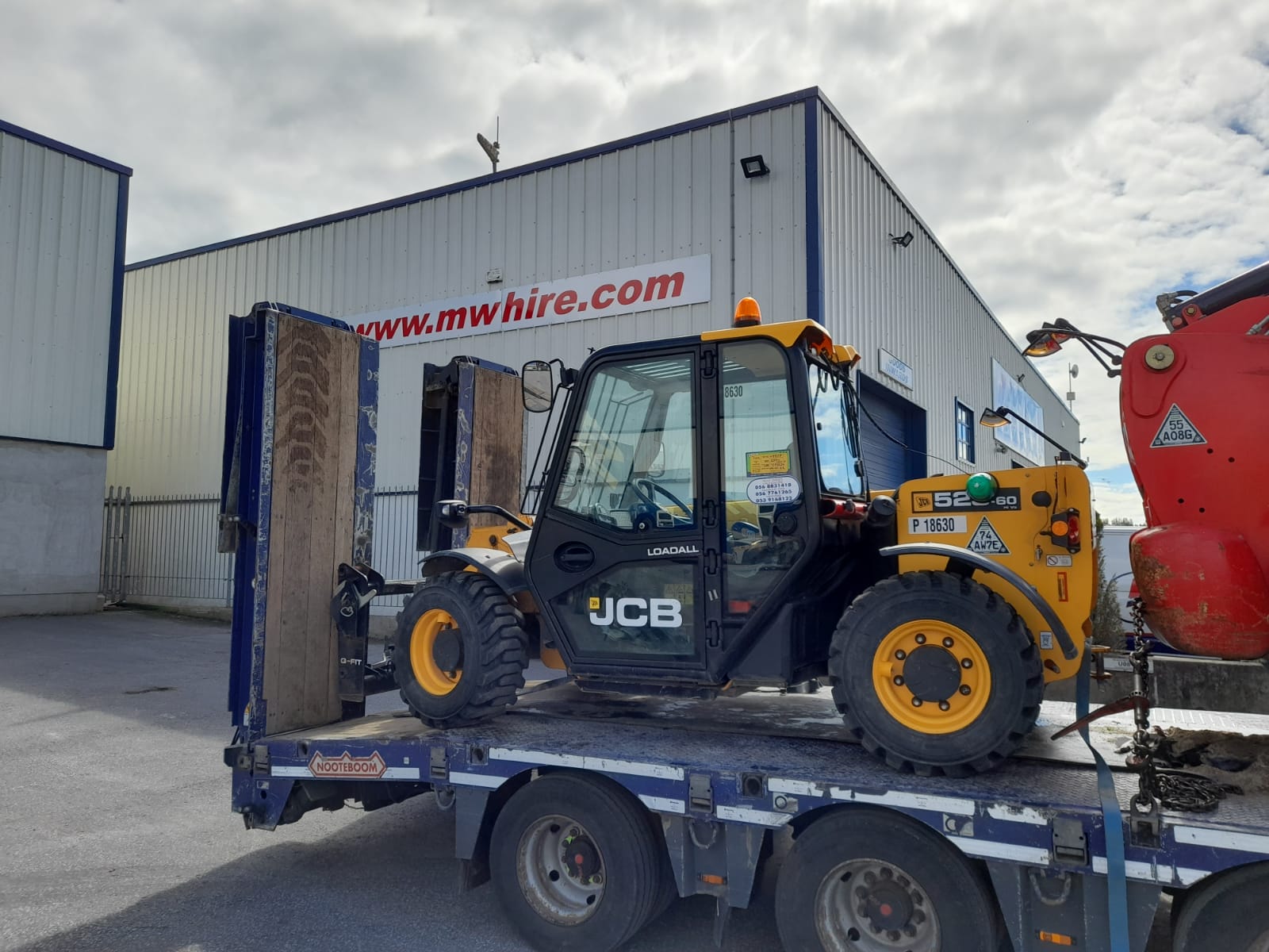JCB 525.60 Teleporter SOLD to a Hire Company in Dublin.. complete with Bucket and Forks 